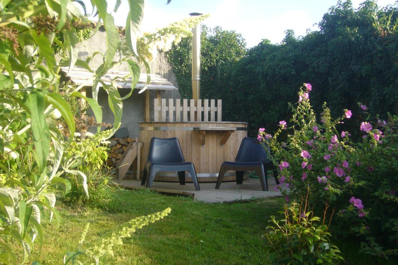 Bed and Breakfast La Paresse En Douce Tours-Sur-Meymont Екстер'єр фото